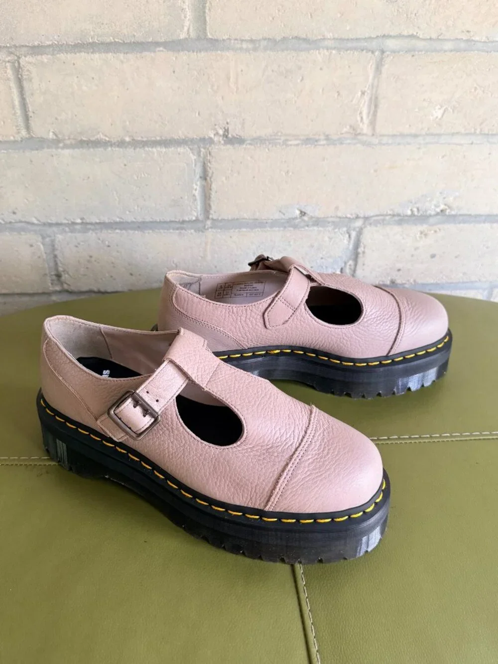 Dr. Martens Bethan taupe leather size US W 11 / US M 10 / UK 9 like new